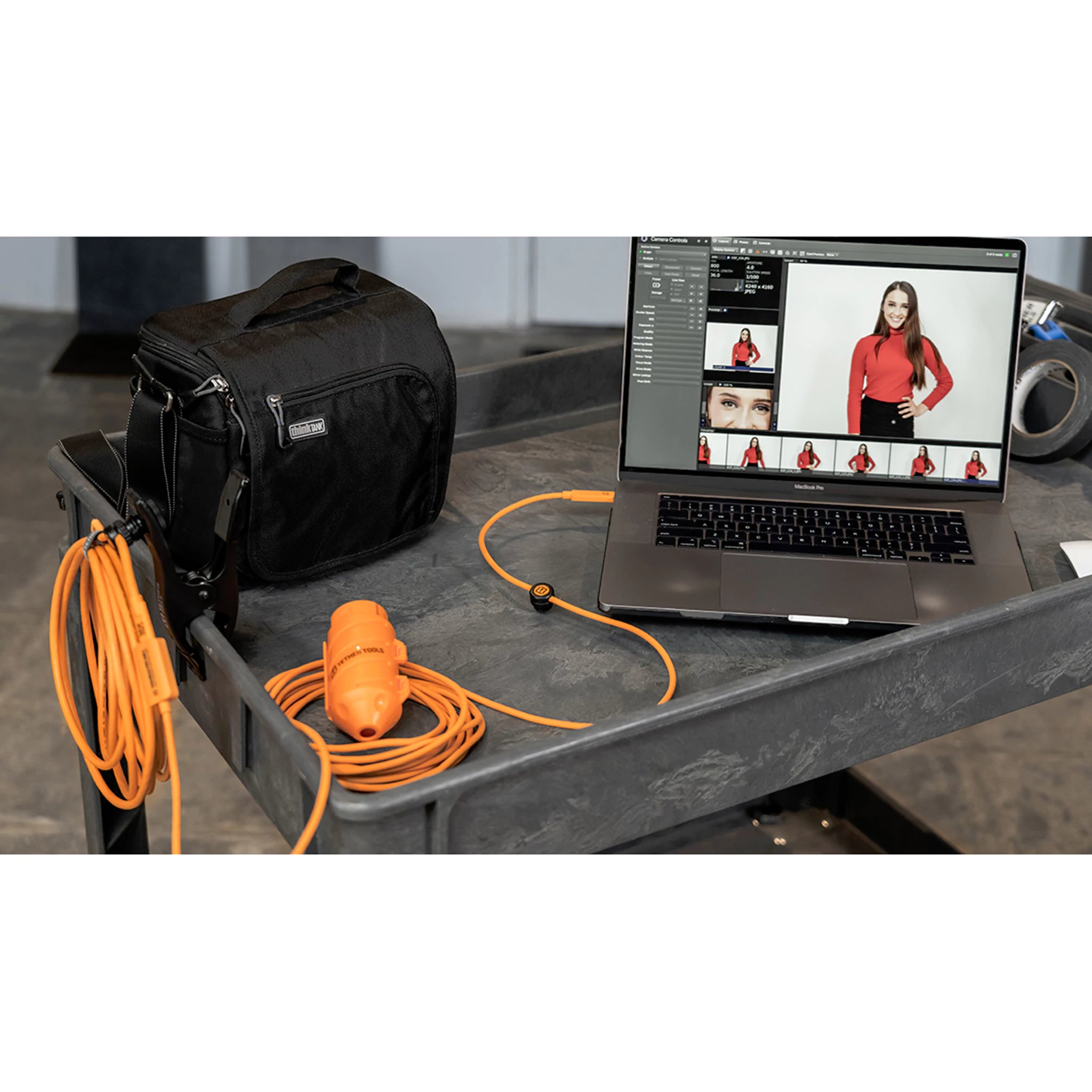 Tether Tools Kit de câbles orange haute visibilité TetherPro USB-C vers USB-C à angle droit de 31 pi (3 m)