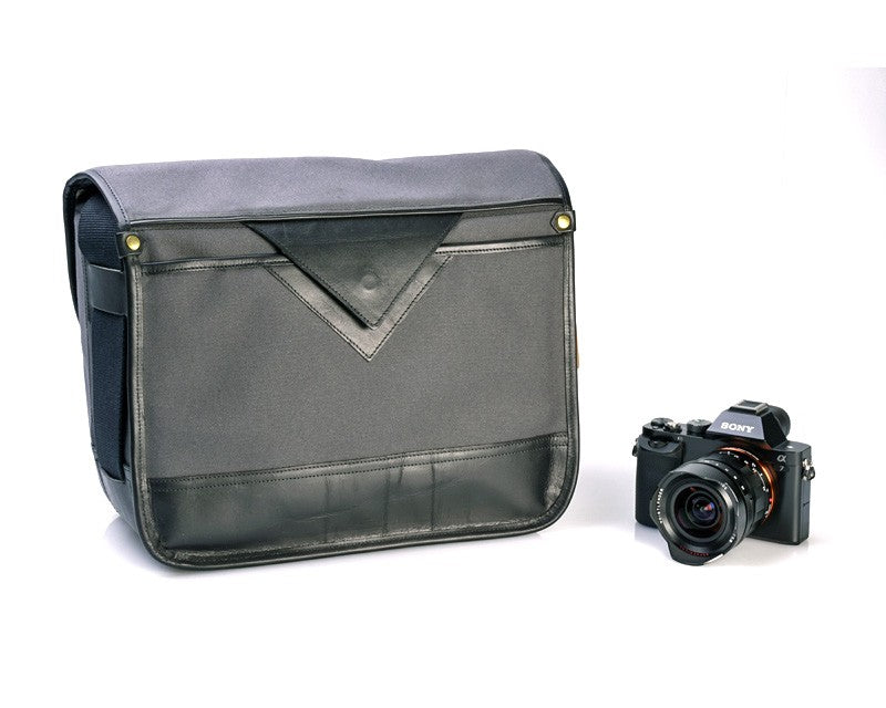 Fogg B-Major Satchel Tela gris oscuro con cuero negro