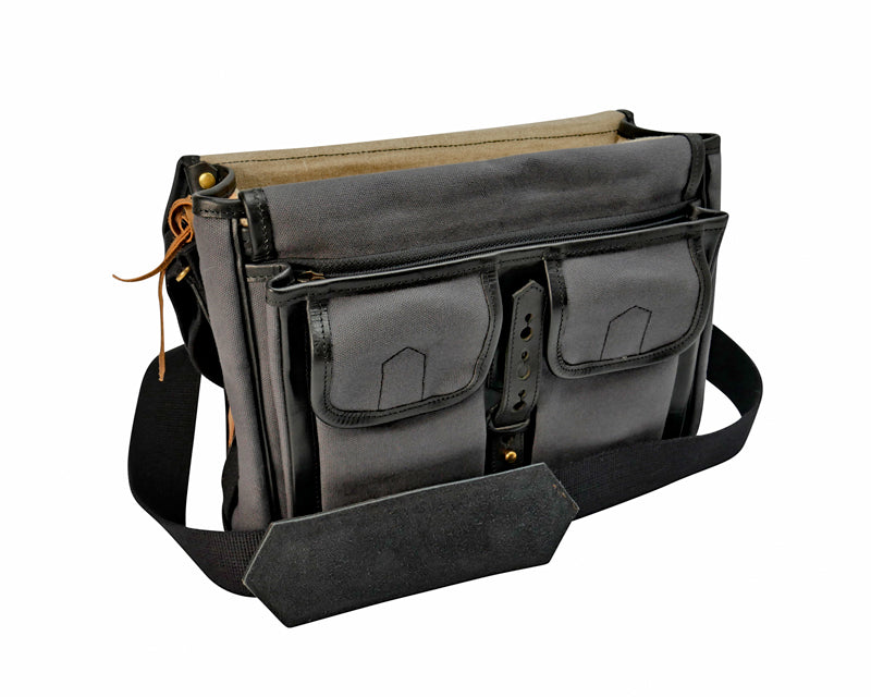 Fogg Last Waltz Satchel Tela gris con cuero negro