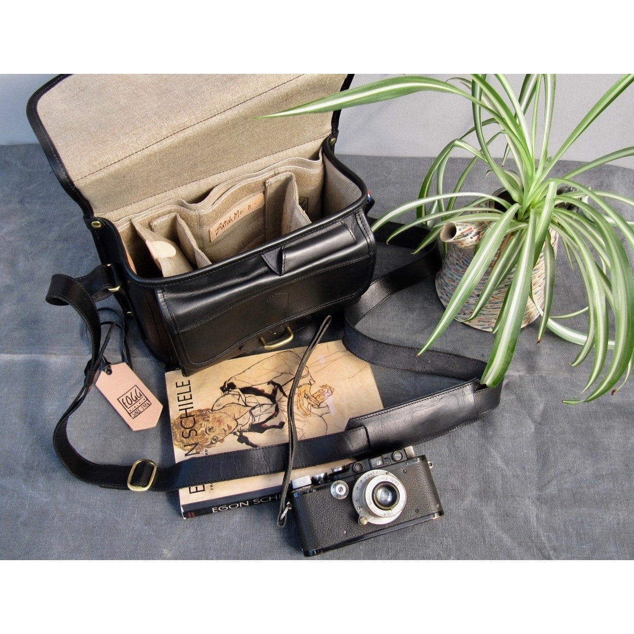 Sacoche Fogg Satchmo Cuir noir avec bordure en cuir noir