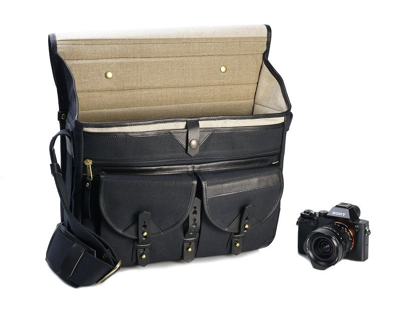 Fogg E-Flat Satchel Tela negra con cuero negro